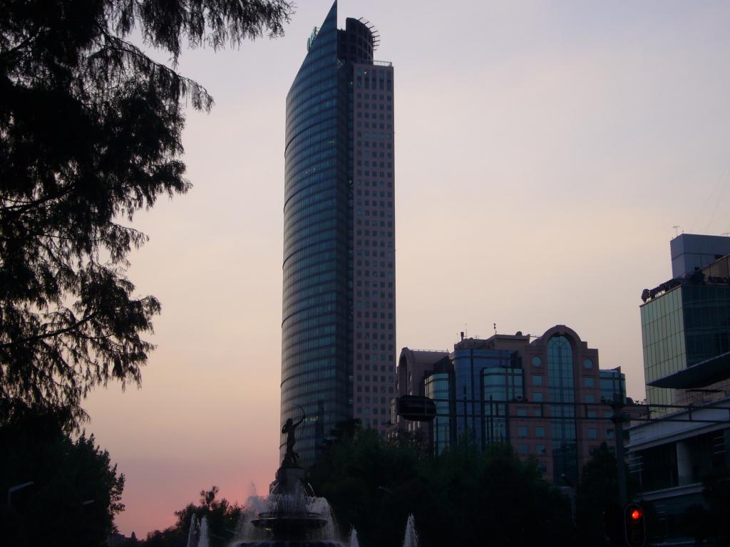 Foto: Torre Mayor y La Diana - DF, México