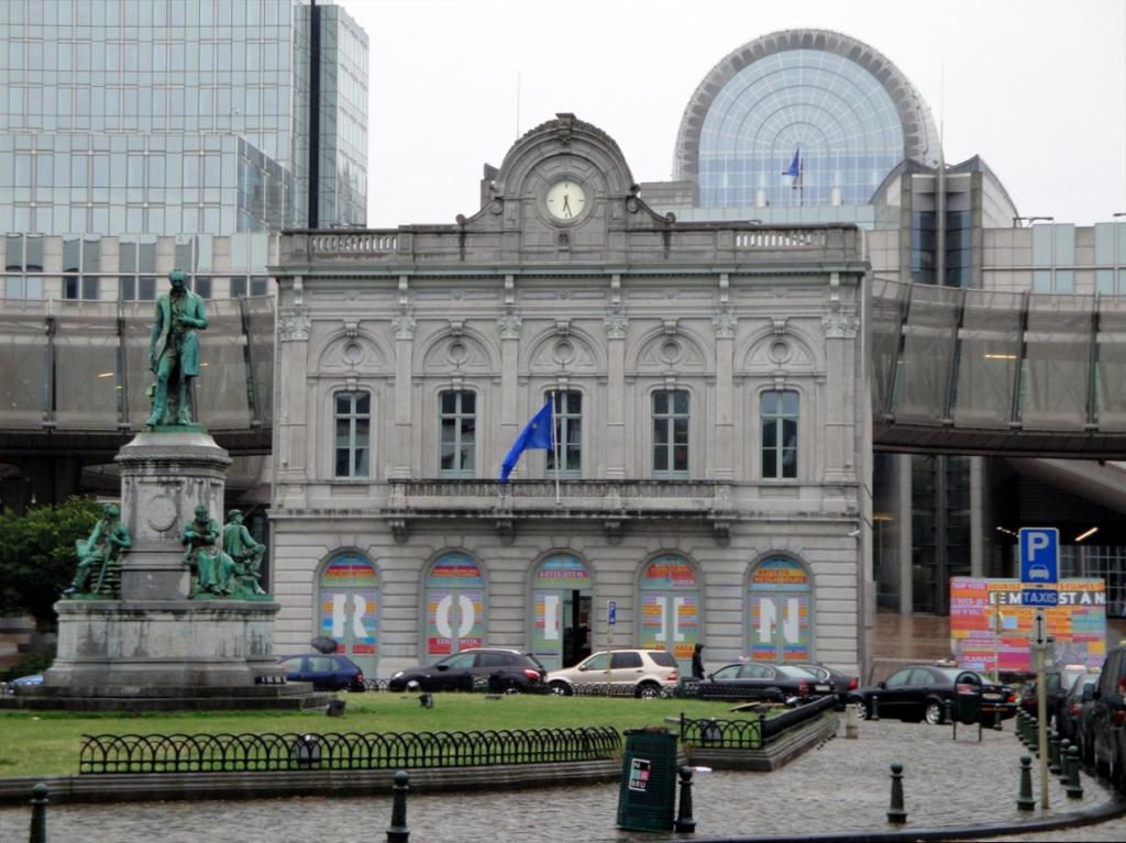 Foto: Place du Luxembourg - Bruxelles (Bruxelles-Capitale), Bélgica
