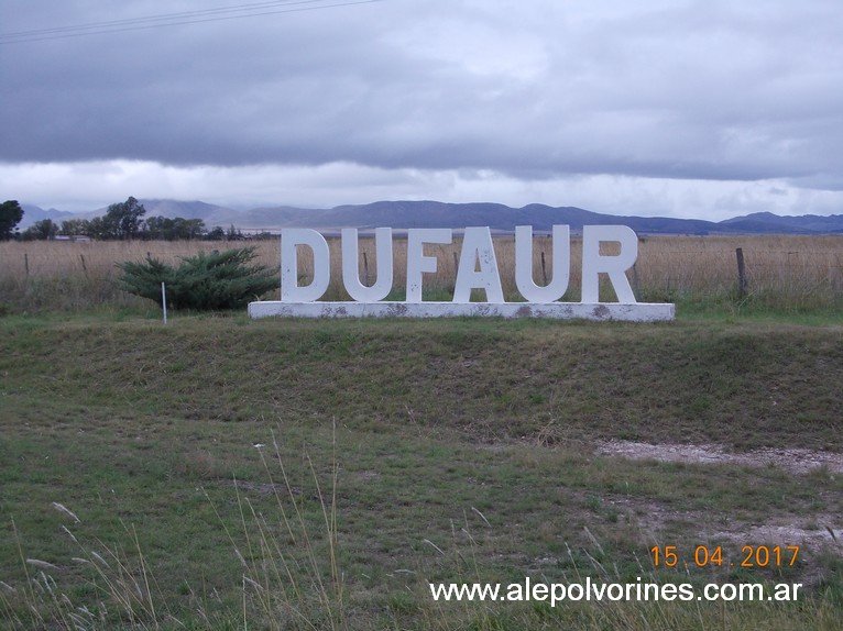Foto: Acceso a Dufaur - Dufaur (Buenos Aires), Argentina