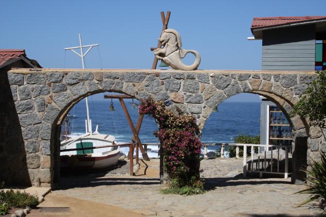Foto: Exterior frente al mar de la casa de Neruda - Isla Negra (Valparaíso), Chile