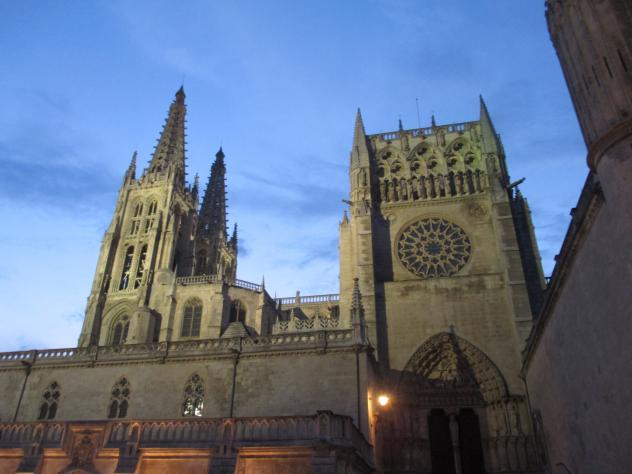 Foto: Vista de la preciosa catedral al atardecer - Burgos (Castilla y León), España