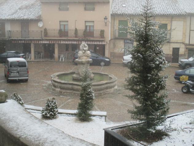 Foto: Plaza de España durante una nevada - Atienza (Guadalajara), España