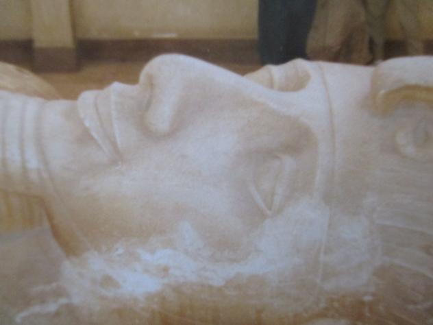 Foto: Cabeza de Ramsés II en Menfis - Saqqarah (Al Jīzah), Egipto