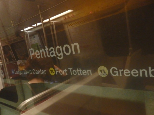 Foto: nomenclador de estación del Metro de Washington - Arlington (Virginia), Estados Unidos