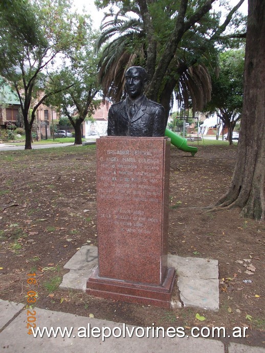Foto: Haedo - Busto Ángel María Zuloaga - Haedo (Buenos Aires), Argentina