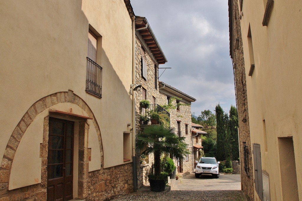 Foto: Vista del pueblo - Oix (Girona), España