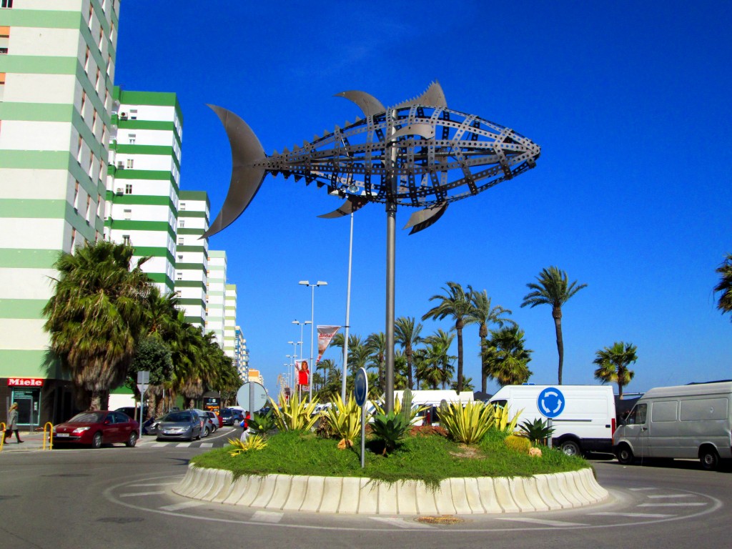 Foto: Rotonda homenaje al atún - Cádiz (Andalucía), España