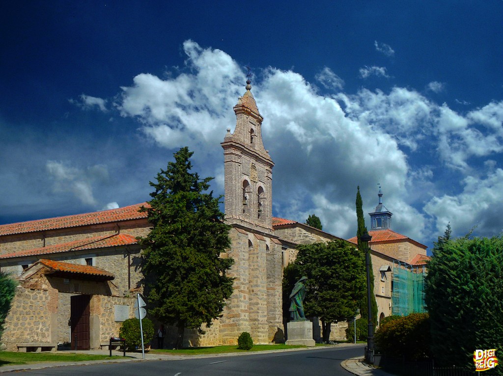 Foto: Monasterio de la Encarnación fundada en el año 1515 - Ávila (Castilla y León), España