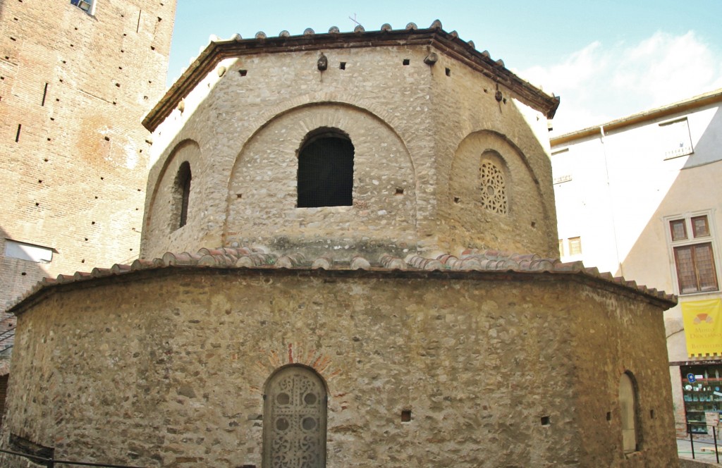 Foto: Baptisterio - Albenga (Liguria), Italia