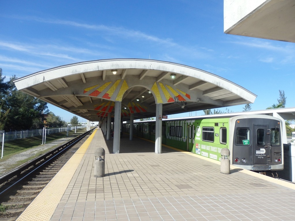 Foto: estación Palmetto de Metrorail - Miami (Florida), Estados Unidos