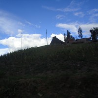 Foto: Vista parcial de una Choza - Guano