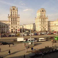 Foto: Torres frete a la Estación de Trenes - Minks
