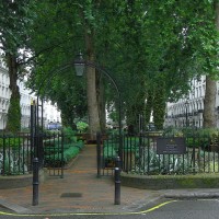 Foto: Bellos jardines entre edificios. - Londres