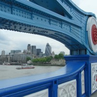 Foto: Panorama desde el Puente de la Torre. - Londres