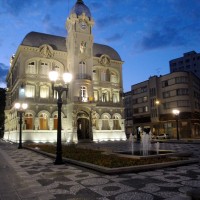 Foto: Paço da Liberdade ao anoitecer - Curitiba