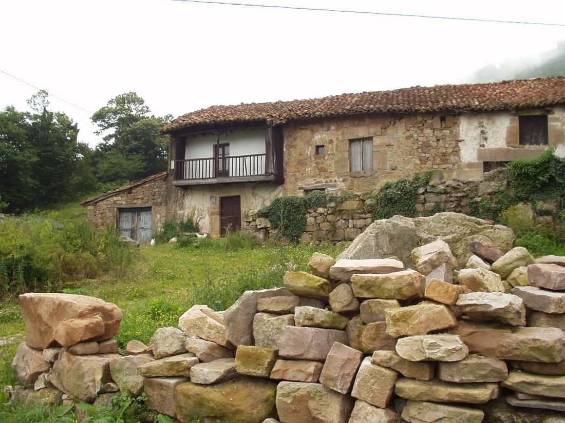 Foto de Bárcena de Pie de Concha (Cantabria), España