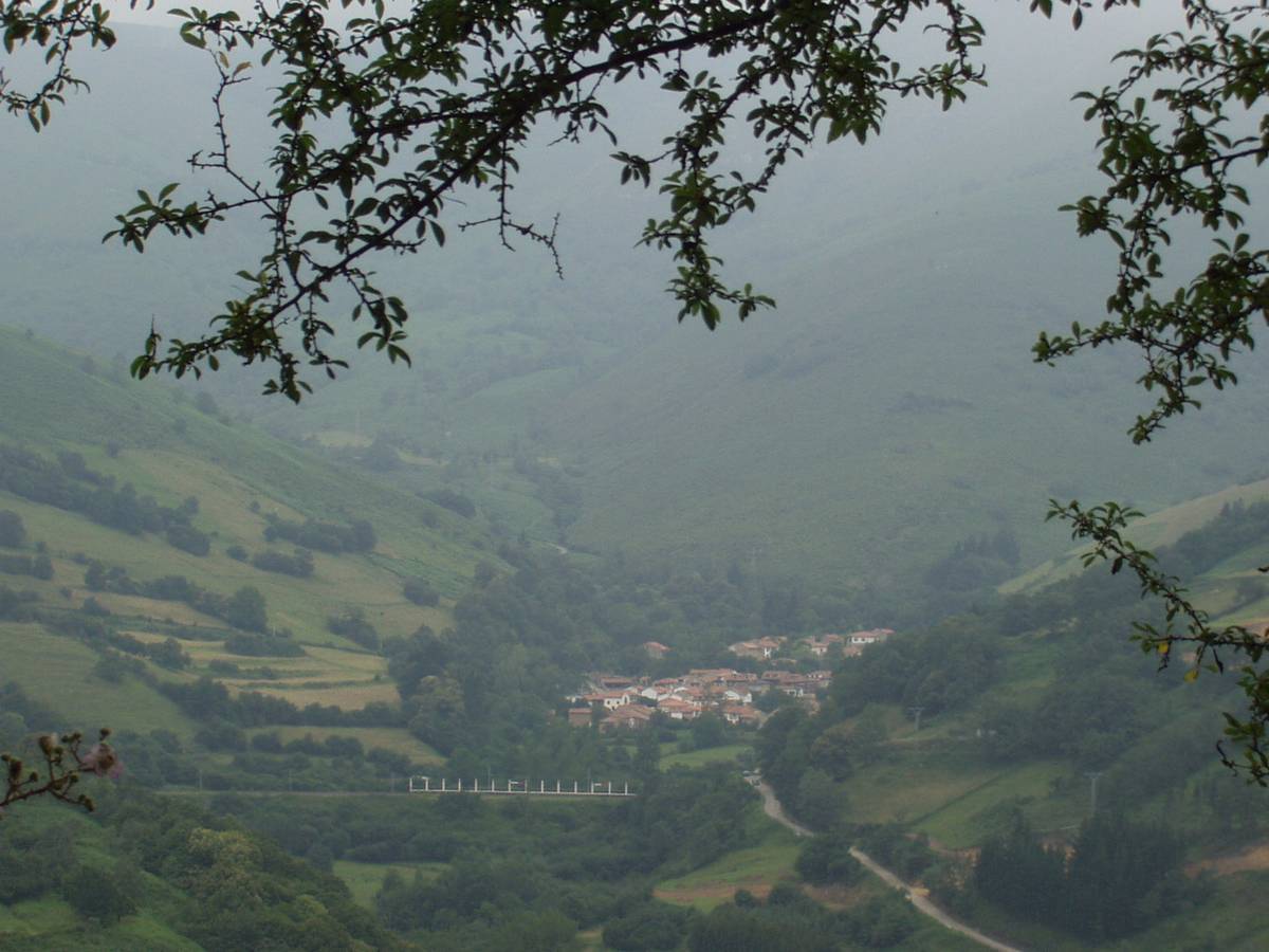 Foto de Bárcena de Pie de Concha (Cantabria), España