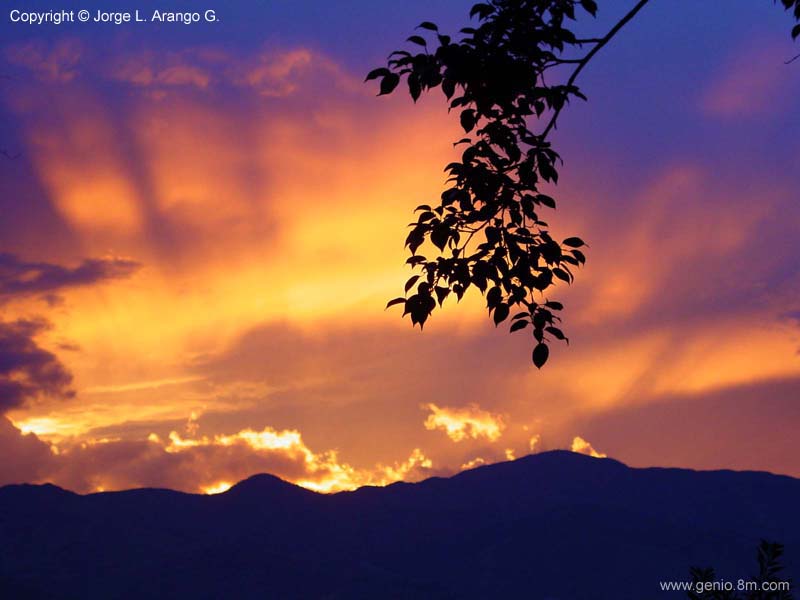 Foto: Atardecer en Medellín - Medellín (Antioquia), Colombia