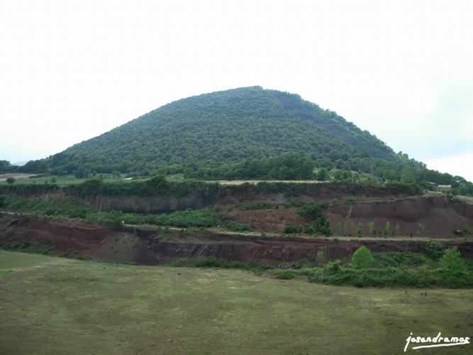 Foto de Santa Pau (Girona), España