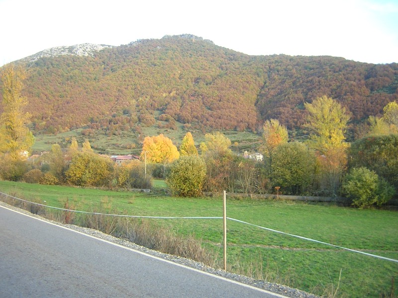 Foto: Carretera 621 León Santander. Villafrea al fondo - Villafrea de la Reina (León), España
