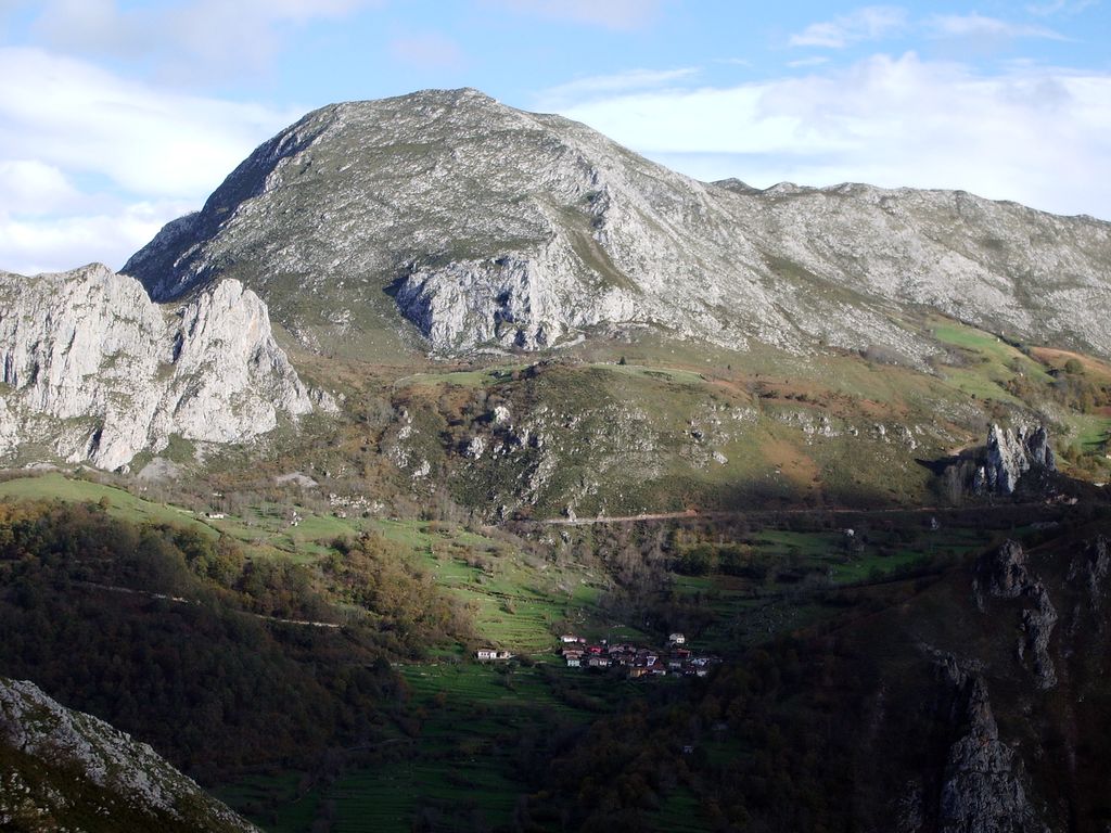 Foto de Amieva (Asturias), España