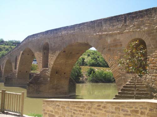 Foto de Puente la Reina - Gares (Navarra), España
