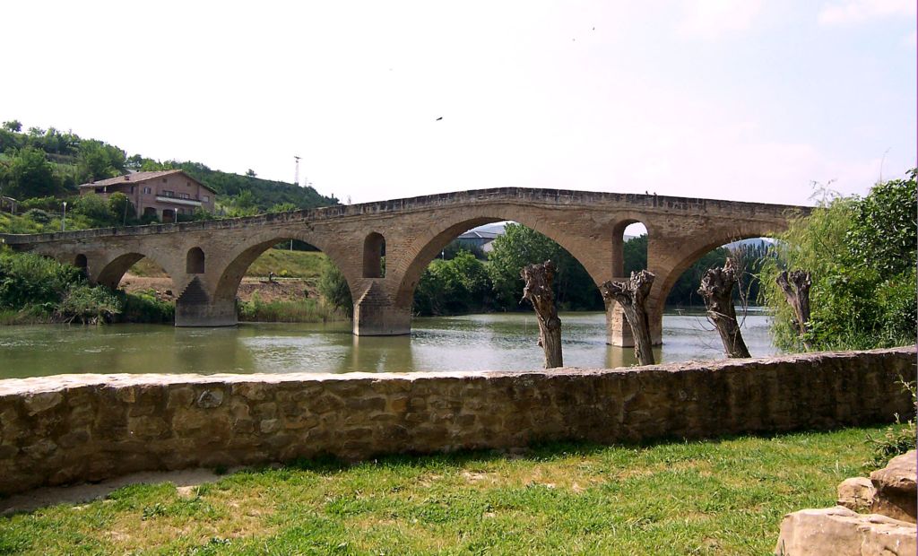 Foto de Puente la Reina - Gares (Navarra), España