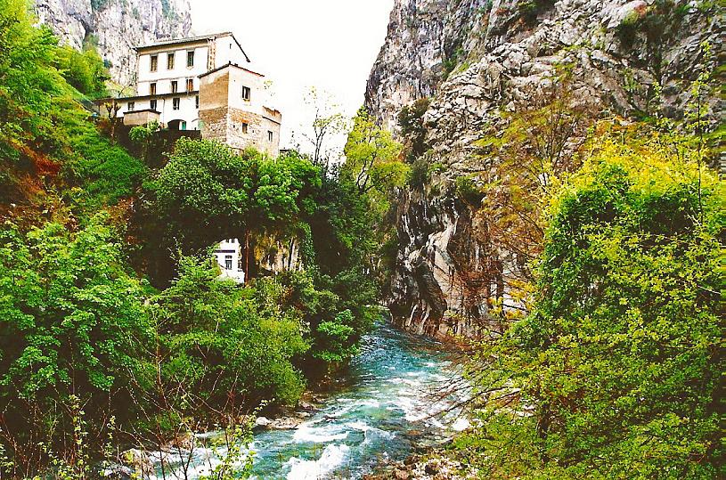 Foto de Bulmes (Asturias), España