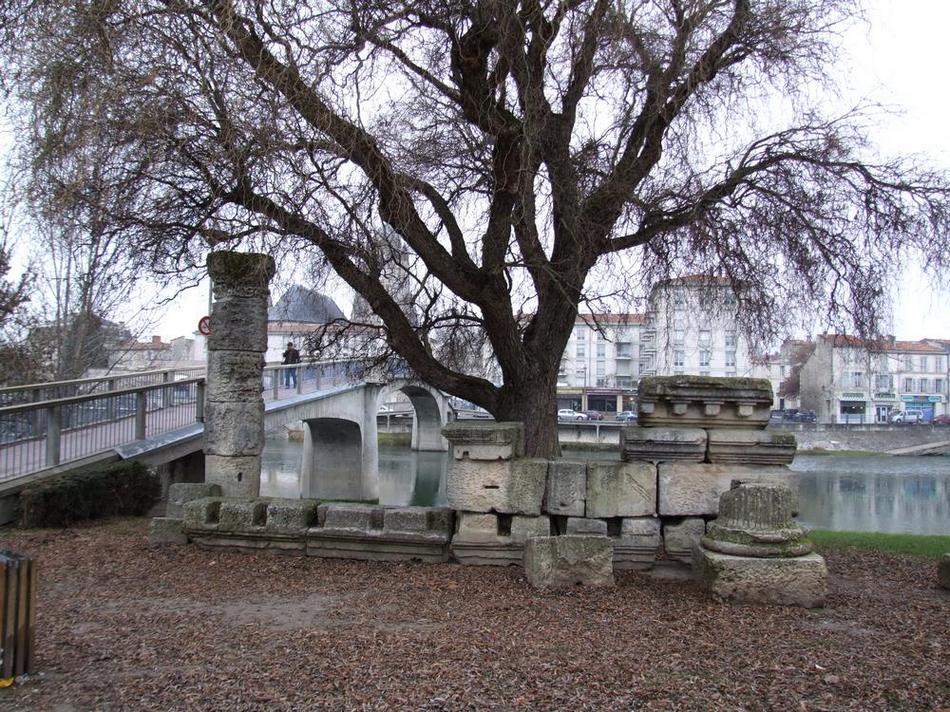 Foto de Saintes (Francia), Francia