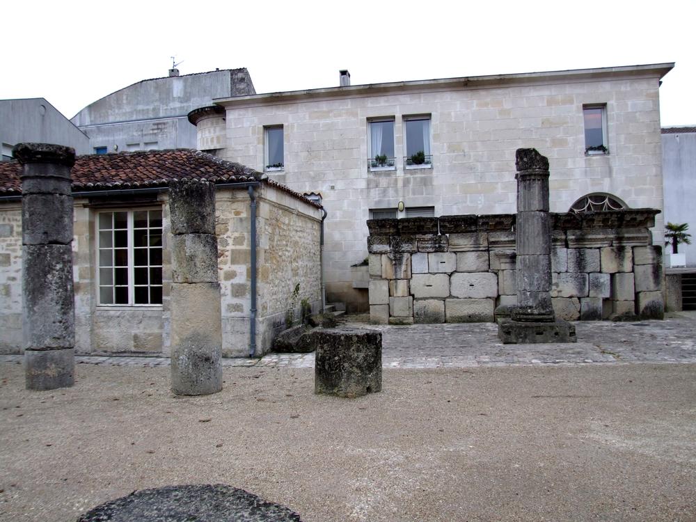 Foto de Saintes (Francia), Francia