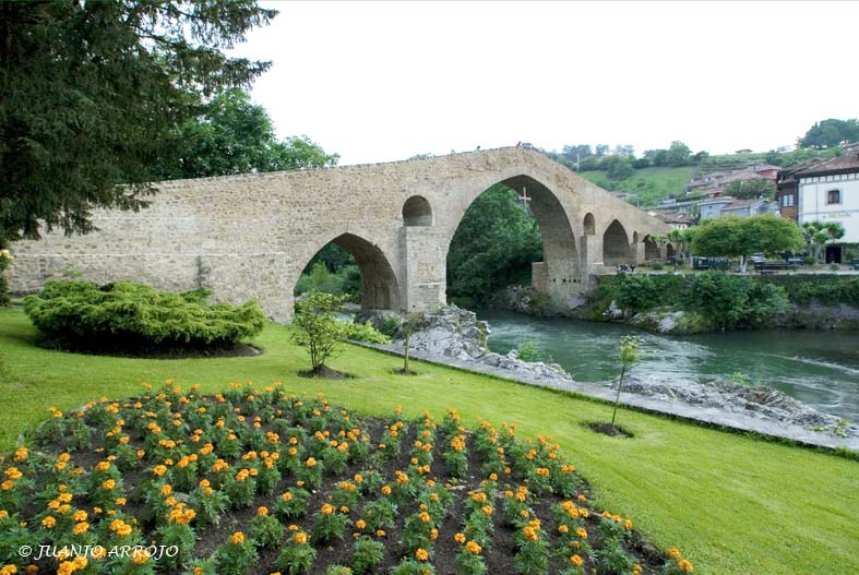 Foto de Cangas de Onís (Asturias), España