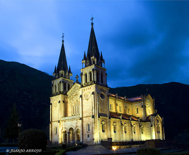 Foto de Cangas de Onís (Asturias), España