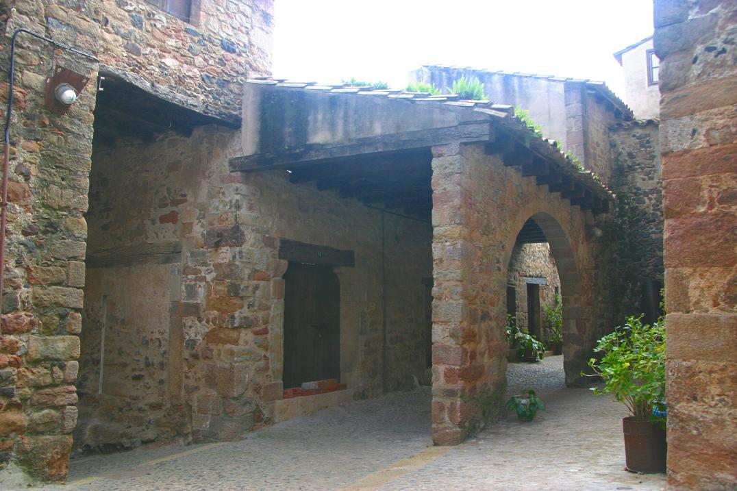 Foto de Santa Pau (Girona), España