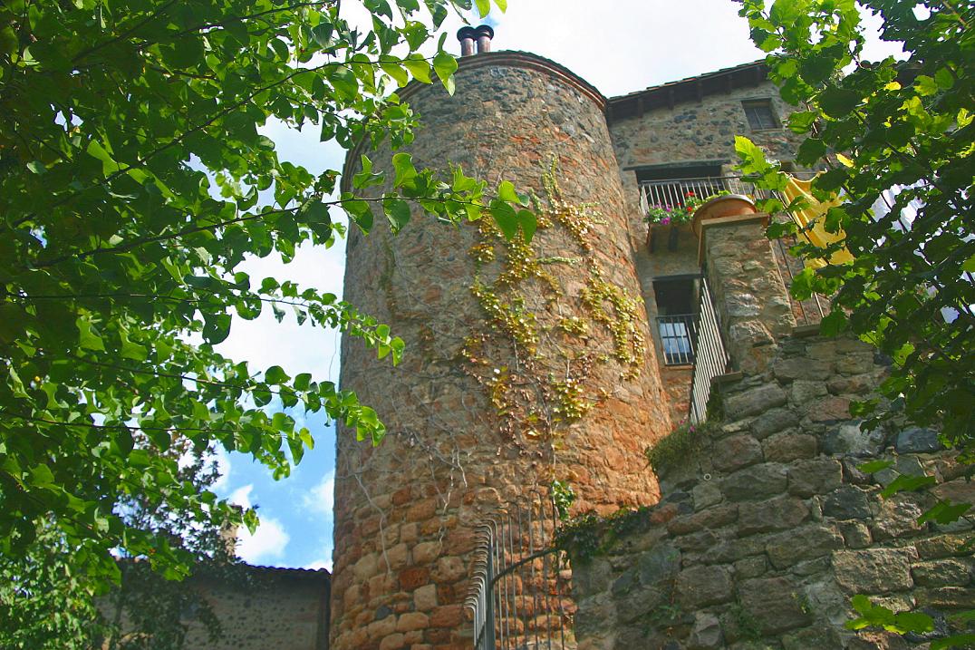 Foto de Santa Pau (Girona), España