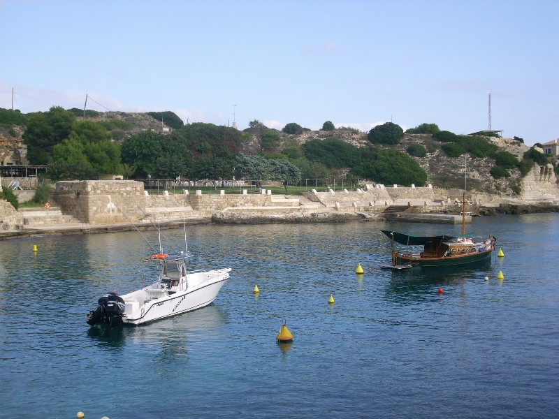Foto de Cala Sant Esteve - Menorca (Illes Balears), España