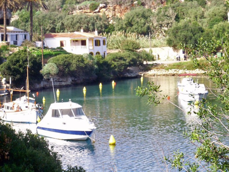 Foto de Cala Sant Esteve - Menorca (Illes Balears), España