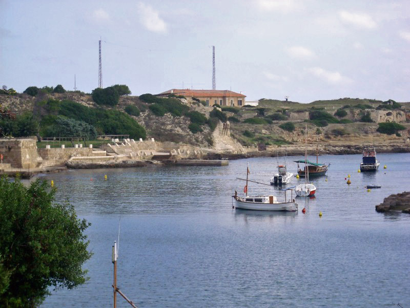 Foto de Cala Sant Esteve - Menorca (Illes Balears), España