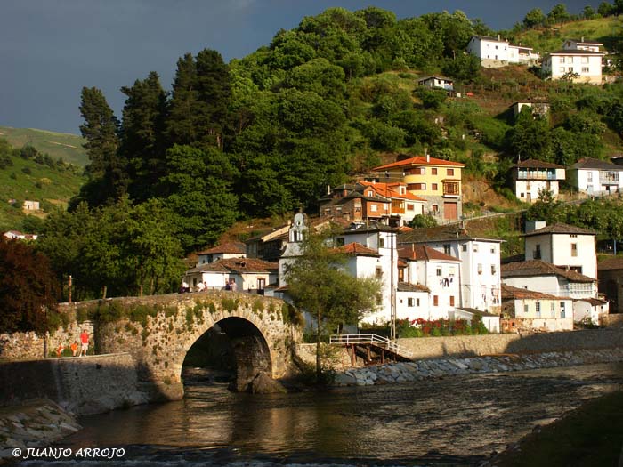 Foto de Cangas del Narcea (Asturias), España