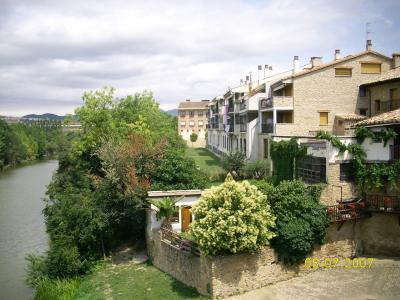 Foto de Puente la Reina (Navarra), España