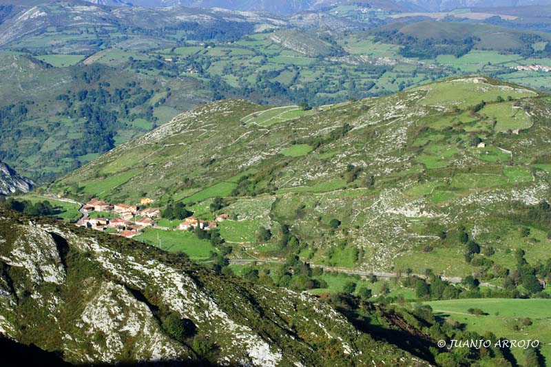 Foto de Yernes y Tameza (Asturias), España