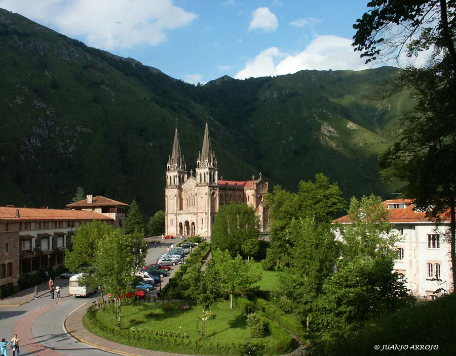 Foto de Cangas de Onís (Asturias), España