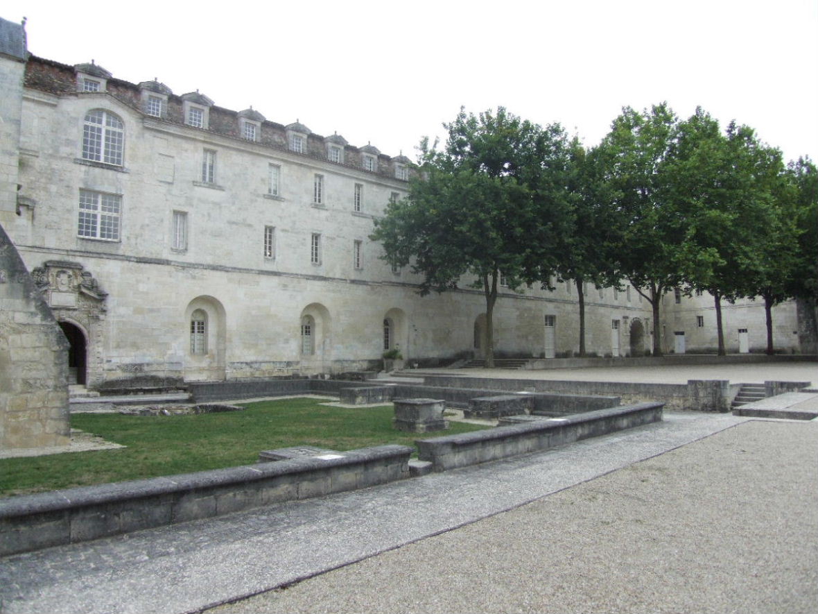 Foto de Saintes, Francia