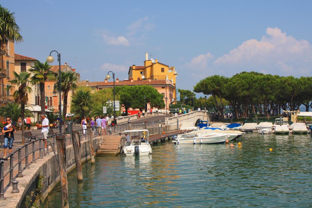 Foto de Desenzano del Garda, Italia