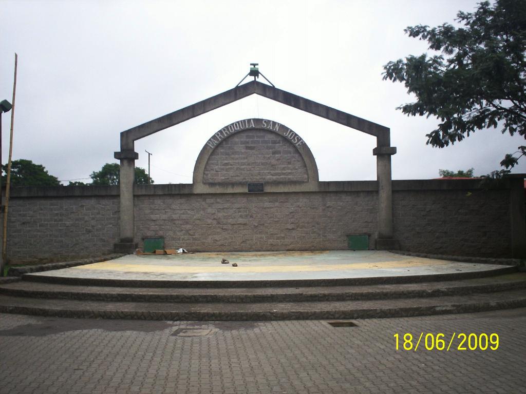 Foto: plazoleta - Barrio San José (Alajuela), Costa Rica