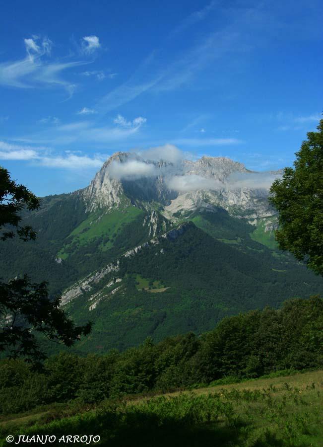 Foto de Ponga (Asturias), España