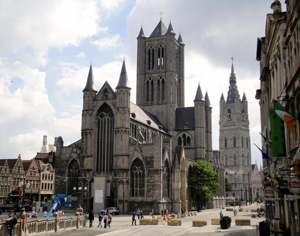 Foto: Iglesia de San Nicolás y Campanario Belfort - Gent (Flanders), Bélgica