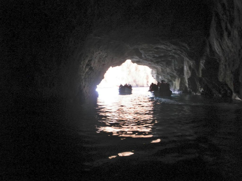 Foto de IL-Maqluba, Malta