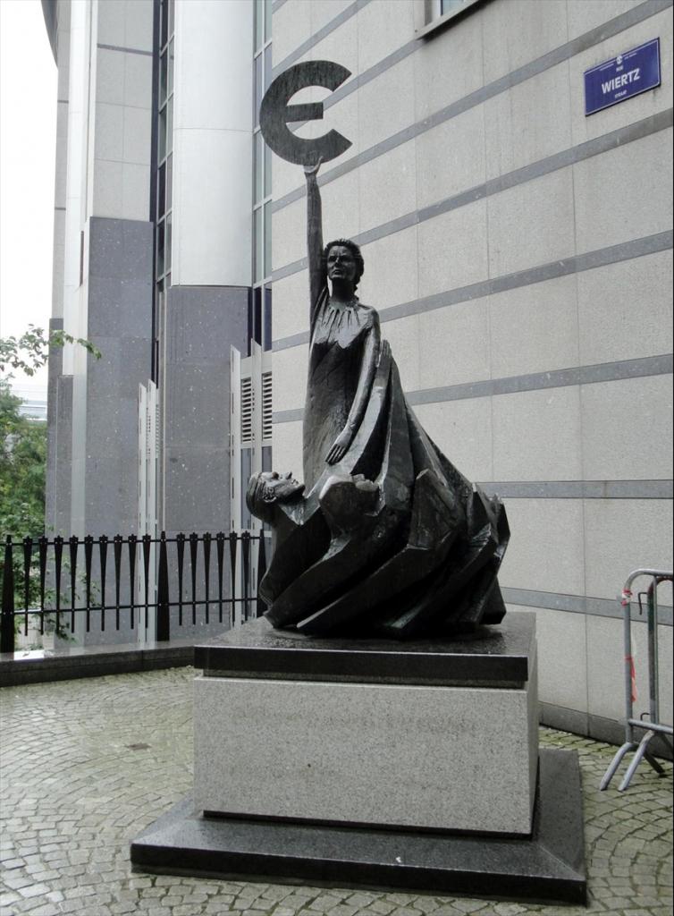 Foto: Estatua del Euro - Bruxelles (Bruxelles-Capitale), Bélgica
