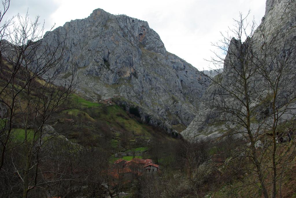 Foto de Bulnes (Asturias), España