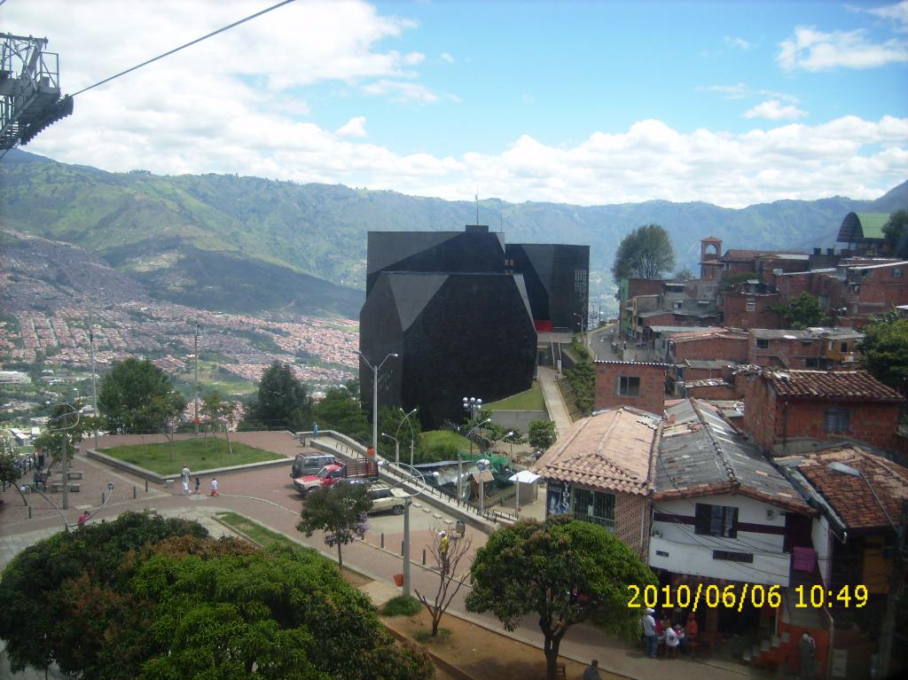 Foto: Biblioteca España - Medellin, Colombia